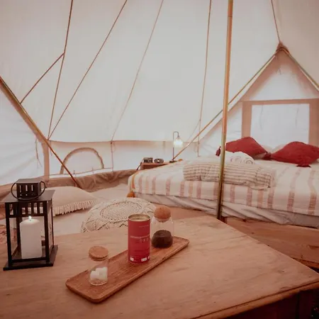 Domaine De Cherimont - Logement Insolite En Groupe Luxury tent Andenne